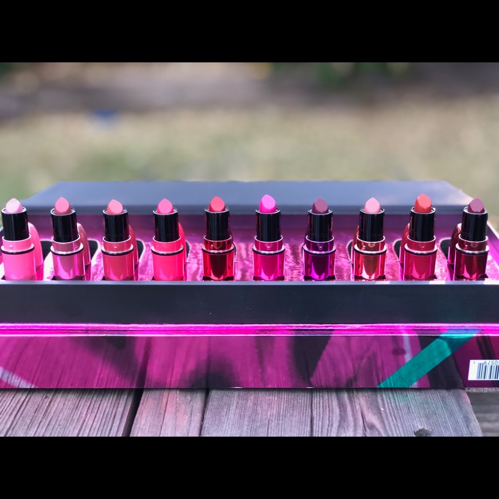 Mac shiny pretty things lip kit